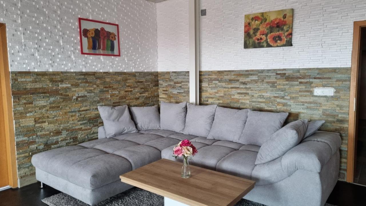 Modern Eingerichtete 3-Zi-Ferienwohnung Zu Vermieten Löffingen Esterno foto